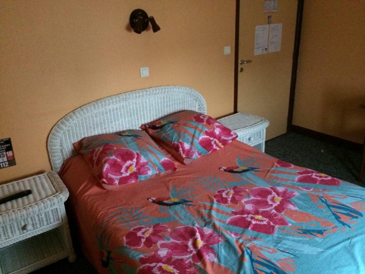 Le Phoenix Otel Saint-Florentin  Dış mekan fotoğraf